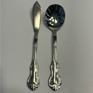 Wallace Silver  CAMDEN 18/10 Stainless  Master Butter Knife & Sugar Spoon EUC